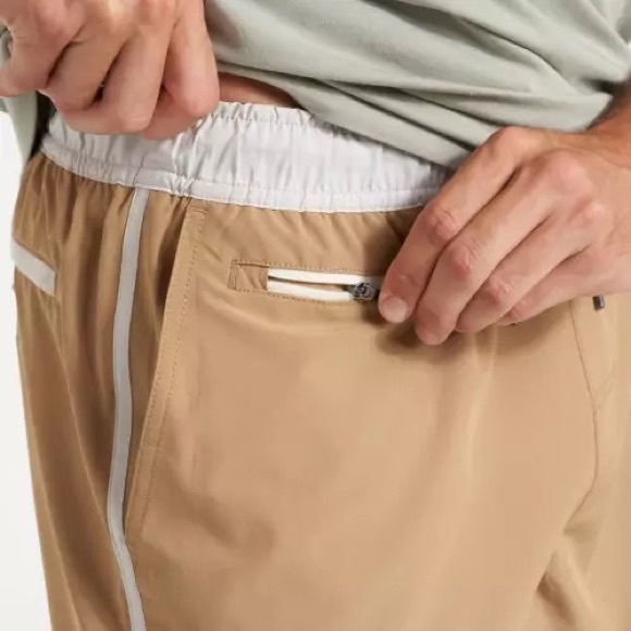 Vuori Banks Short 7.5″ Wheat Yellow XS New with tag $68 - Picture 3 of 4